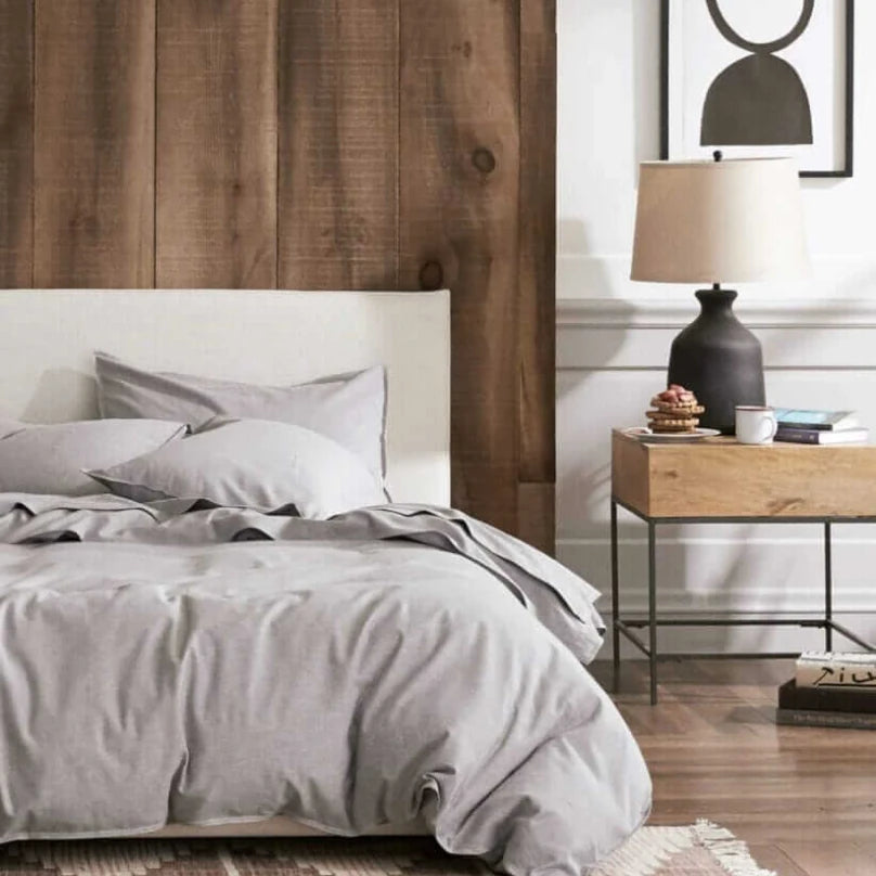 Chambre moderne avec linge de lit Brooklinen