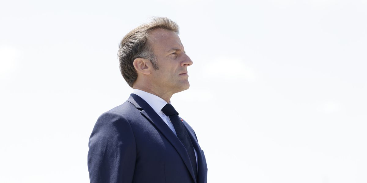 epaselect epa11395696 French President Emmanuel Macron takes part in a commemorative ceremony in the city of Cherbourg, France, 07 June 2024. Cherbourg took a significant part in the logistical supply for allied landings in Normandy in June 1944 and was the first French city freed from German occupation by American troops during World War II.  EPA/ANDRE PAIN / POOL