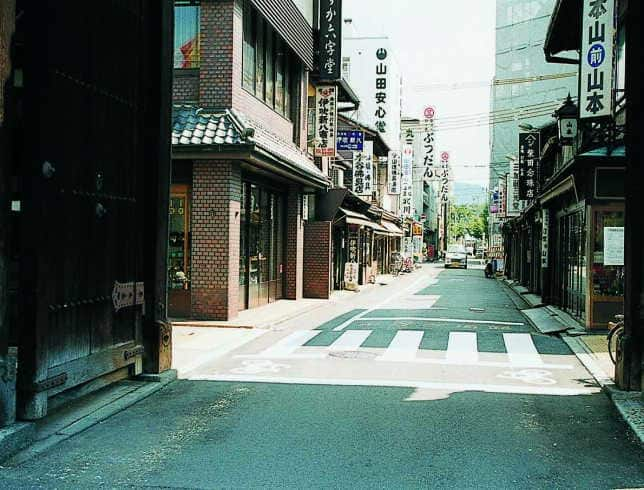 東西両本願寺仏具店界隈