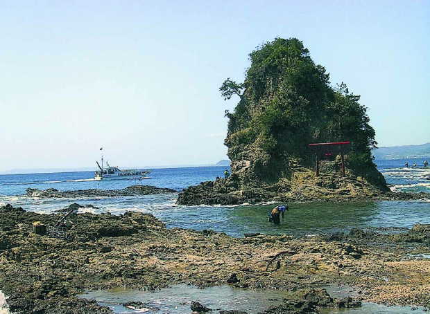 天津小湊町誕生寺の線香と磯風