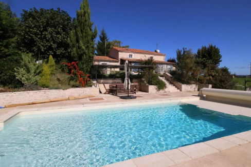 South Charente. Character, Comfort, Pool, Privacy, and Amazing Views!