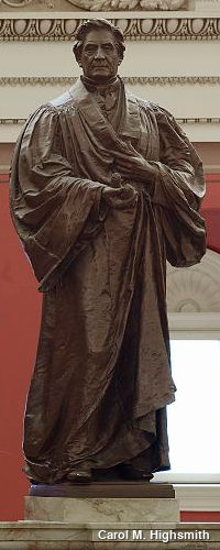 Photo of a statue of Joseph Henry by Carol M. Highsmith