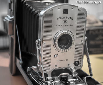 Polaroid Model 95 camera opened up and seen from front. Photo by Ralf Steinberger