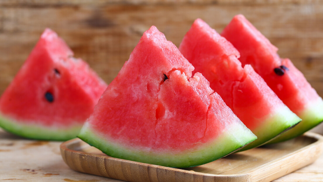 Укусна је, али да ли је здрава: Како лубеница утиче на наше тело