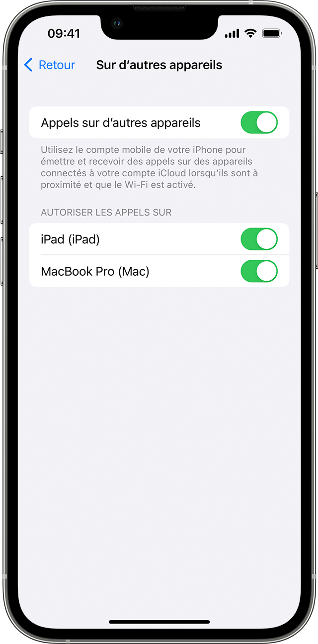 Un iPhone affichant la mention Appels sur d’autres appareils à l’écran. L’option Appels sur d’autres appareils est activée et permet à John de passer des appels sur son iPad et son MacBook Pro.