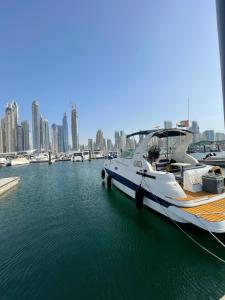 Yacht boat 2 Beds 1 Bath Dubai Eye Dubai Marina JBR