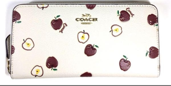 COACHのこの財布なんですけど、モデル名とか分かったりしますか？ また、これは男性が持ってたら変だと思いますか？