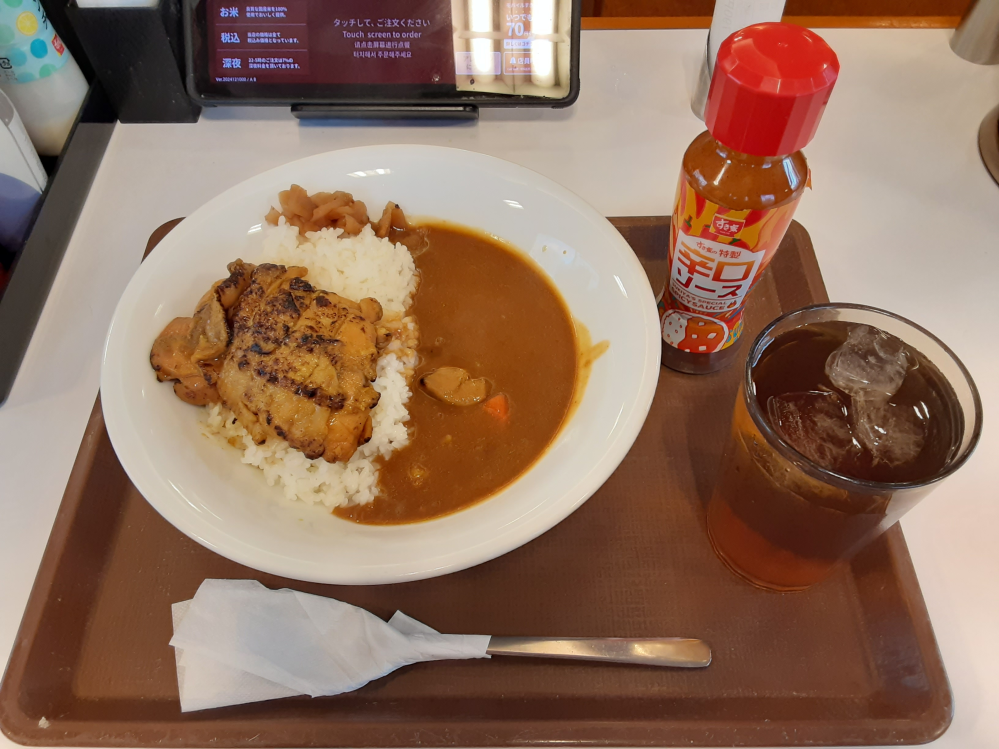 すき家の今のカレーはボンカレーより美味しいと思いますか？私的には辛口ソースを入れなかったらレトルトのボンカレーと、さほど味は変わらないなと思いました。