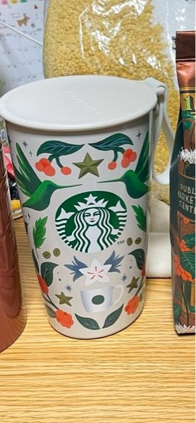 スタバの福袋当たったんですけど このタンブラーが入ってました ストローなしのタンブラーをスタバに持参して行くには、これだとストロー貰った方がいいですか？直飲みですか？？