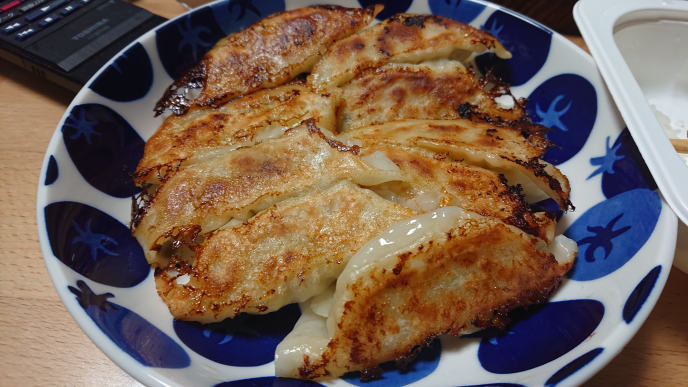 冷凍餃子の焼き上げに『ゴマ油』加えてみたんだけど、ゴマ油って入れます？