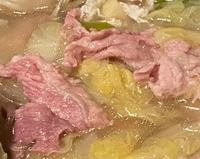 鍋でよく火を通したのですが、豚肉が赤いです。これって食べられるのでしょうか？ 