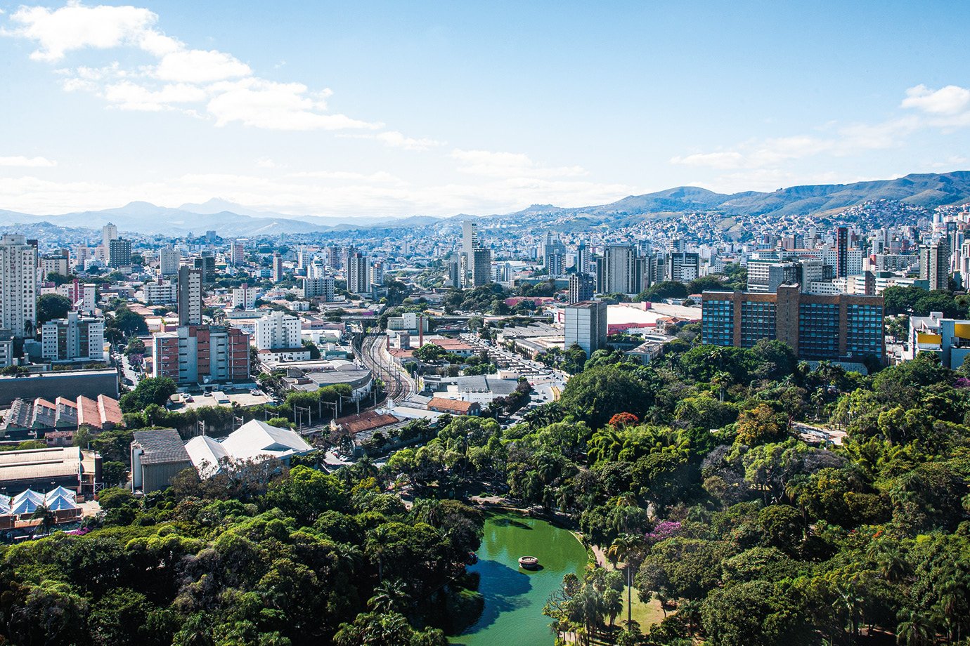 Belo Horizonte faz parte do grupo de dez cidades que dividem a primeira posição em coleta de esgoto, segundo ranking de 2024