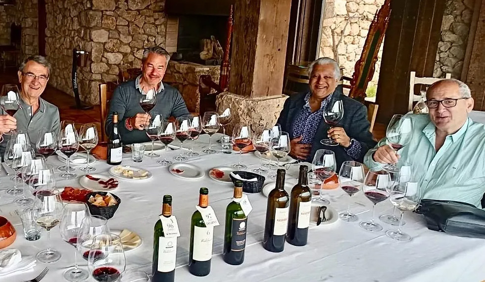 David Krautheim, Nish Pandya y Mauricio Roca junto a Pedro Ballesteros (Master of Wine).
