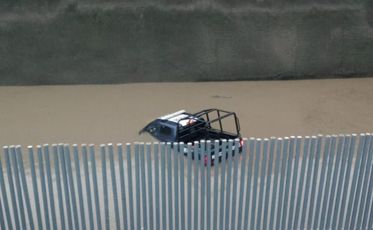 VIDEO: Policías quedan atrapados durante inundación en Cuautitlán Izcalli