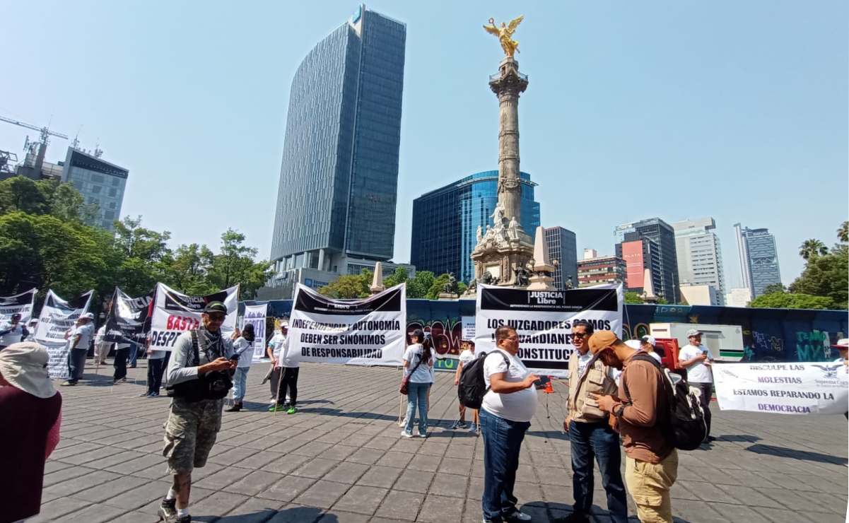 Empleados del PJF arremeten contra Arturo Zaldívar; "eres un traidor a la patria", acusan