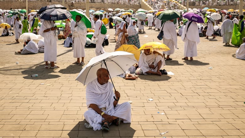 السعودية.. تقرير: موجة الحر أثناء الحج تفاقمت بسبب تغير المناخ