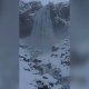 Se congeló una cascada por el frío extremo en el sur de Argentina