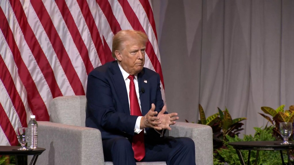 Trump habla sobre Harris: “De repente se convirtió en una persona negra”