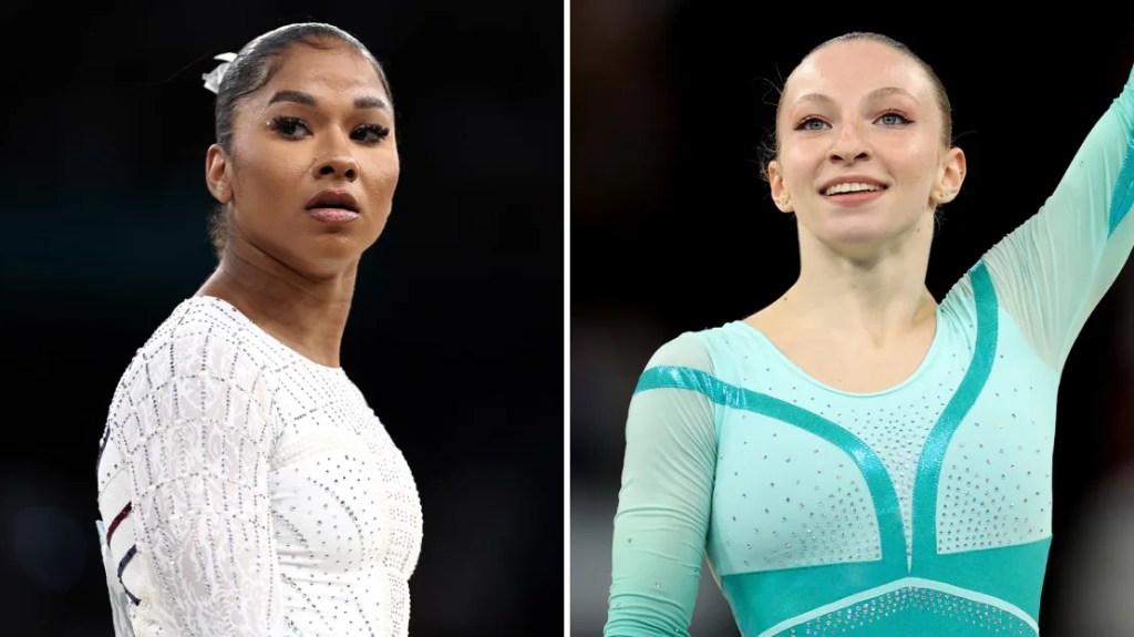 La estadounidense Jordan Chiles, a la izquierda, y la rumana Ana Bărbosu durante la final del ejercicio de suelo femenino de gimnasia artística en los Juegos Olímpicos de París. (Foto: Getty Images)