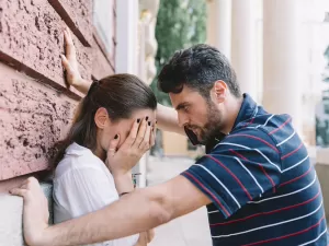 'Quis ir embora sozinha no primeiro date e ele reclamou; é um alerta?'