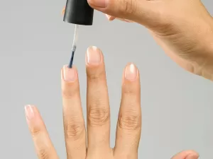 Unhas perfeitas, riscos ocultos: como a manicure pode afetar a saúde