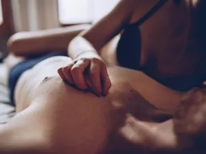 Sexo tântrico para iniciantes: 10 passos básicos para uma noite de prazer