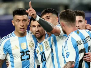 Lavieri: 'Messi não tem o mesmo fôlego, mas ainda resolve para Argentina'