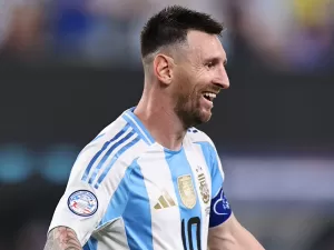 Messi destaca união da Argentina e celebra: 'Loucura o que fizemos'