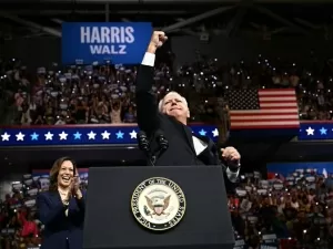 Walz ataca Trump em 1º discurso como vice de Kamala: 'Cria caos'