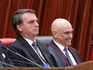 Acusações contra Moraes não vão reverter inelegibilidade de Bolsonaro