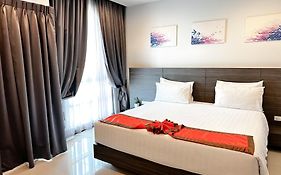 Crystal Suites Suvarnabhumi Airport 4*