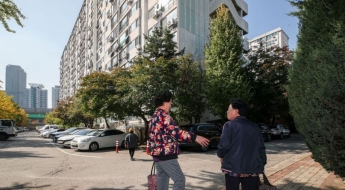 주5일 밥 주는 경로당, 30명 한 끼 예산 7만원 '빠듯'[내 집을 시니어하우스로]  