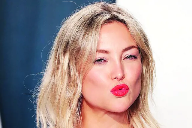 Beauty inspirace pro ženy po 40! Zkuste triky slavných. Plážové vlny Kate Hudson i drdůlek podle J.Lo