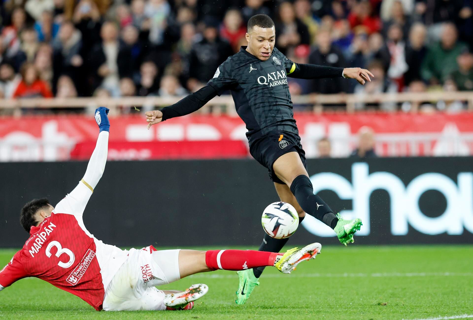 Mbappé fue sustituido por Kolo Muani en el Mónaco vs. PSG por la Ligue 1. (Foto: EFE).