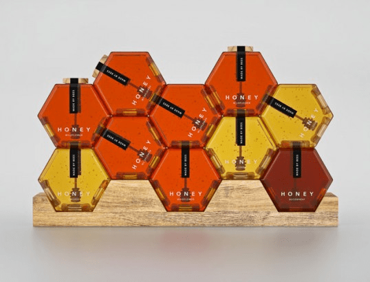 いろいろな積み方でかわいいパッケージ！おしゃれなハニカム構造の瓶のハチミツ - Hexagon Honey