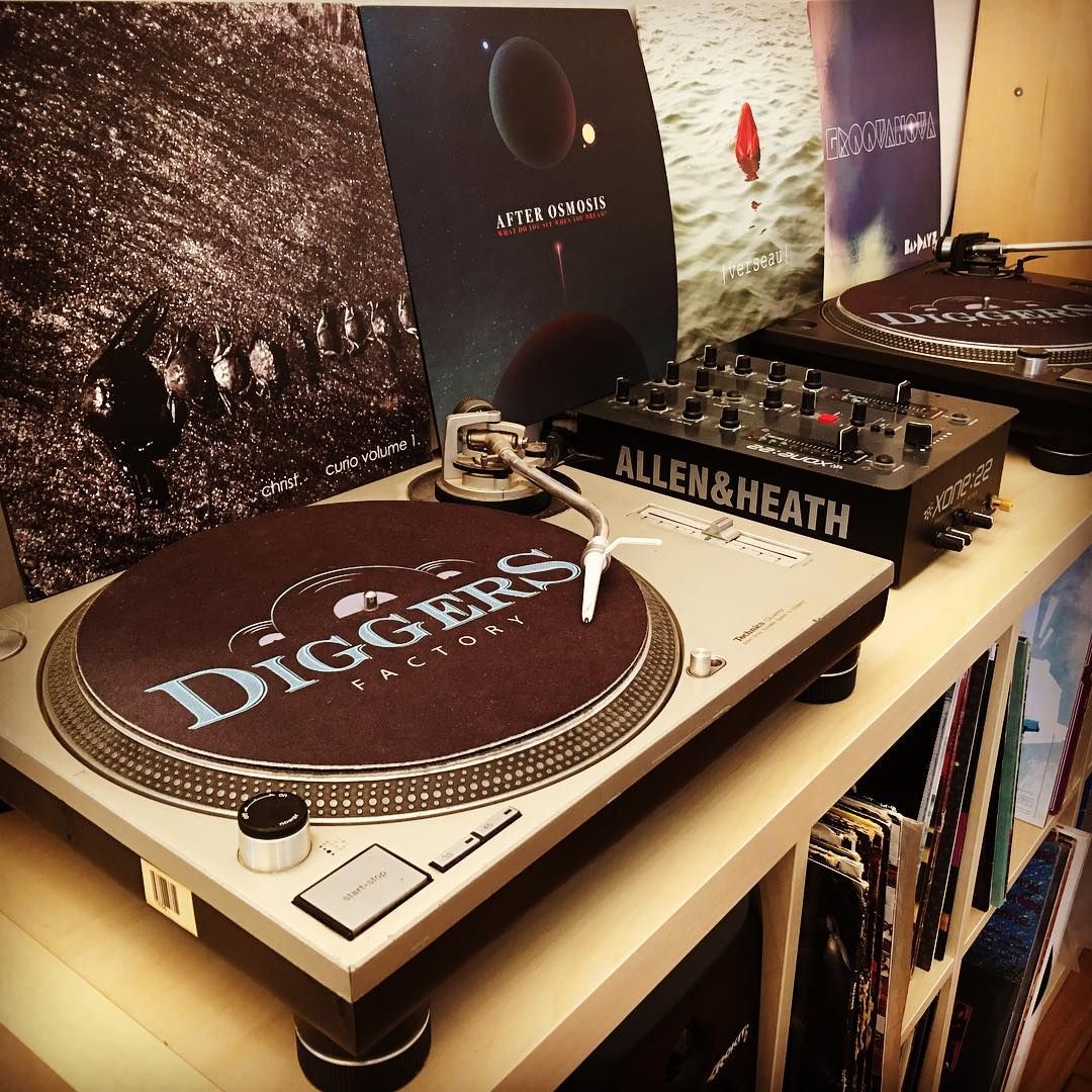 A new way to dig vinyl records