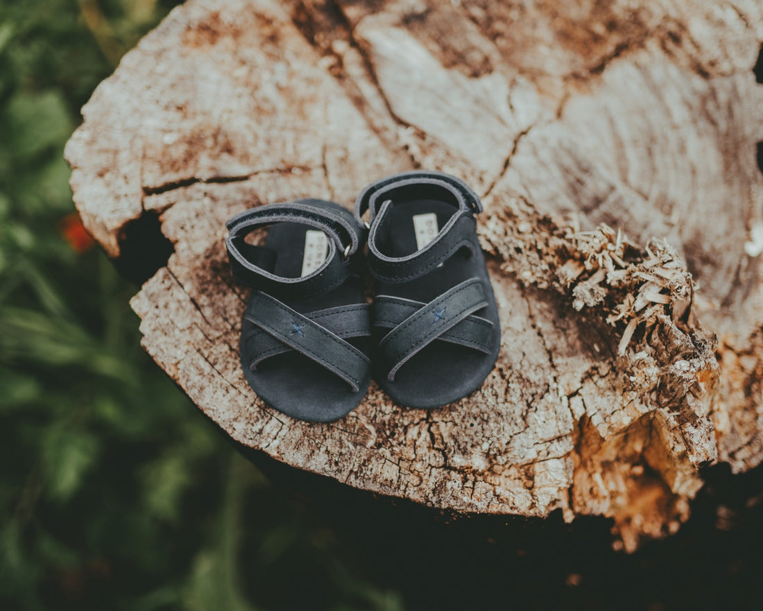 Tobi Sandals | Navy Nubuck