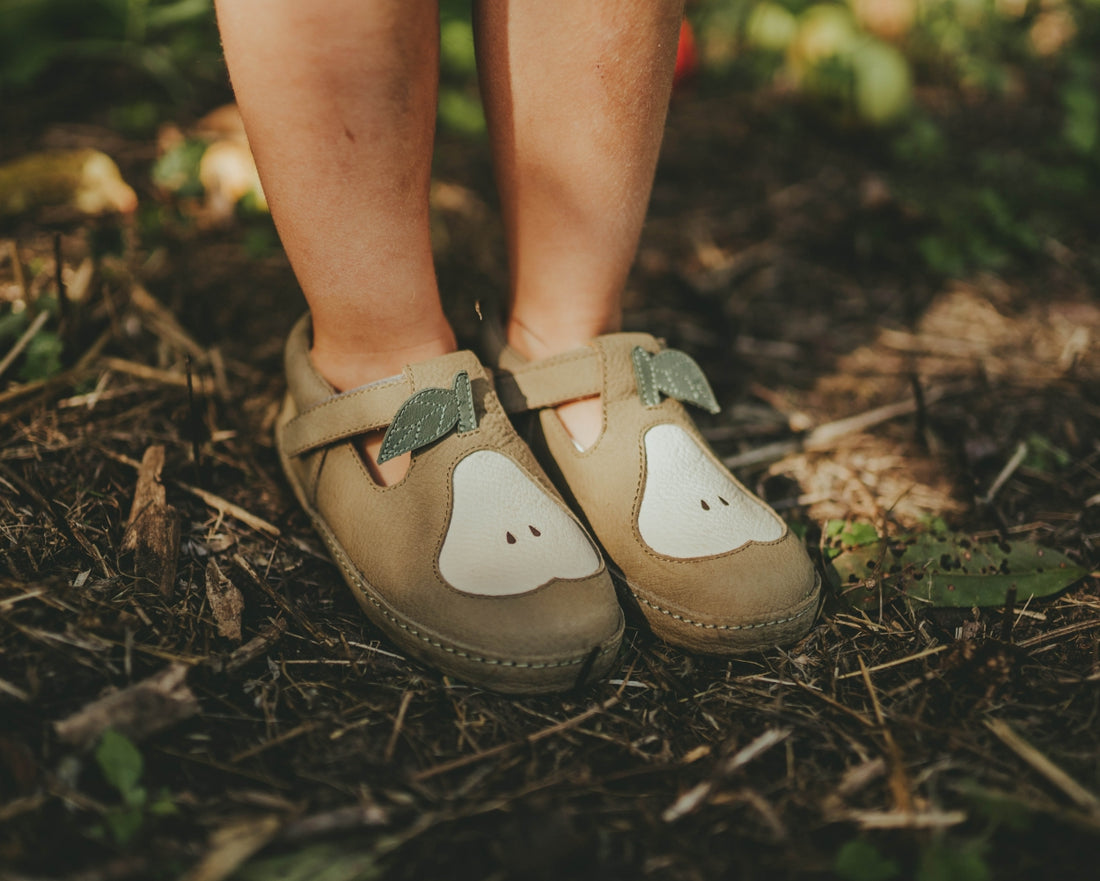 Bowi Shoes | Pear | Sage Betting Leather