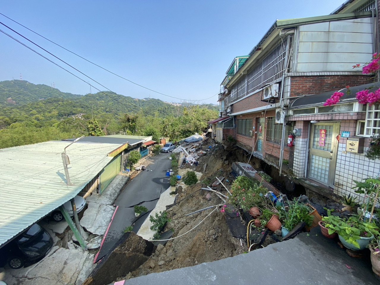 地震後，怎麼知道家裡是否還安全？混凝土剝裂、鋼筋外露…一次檢查這幾處房屋結構