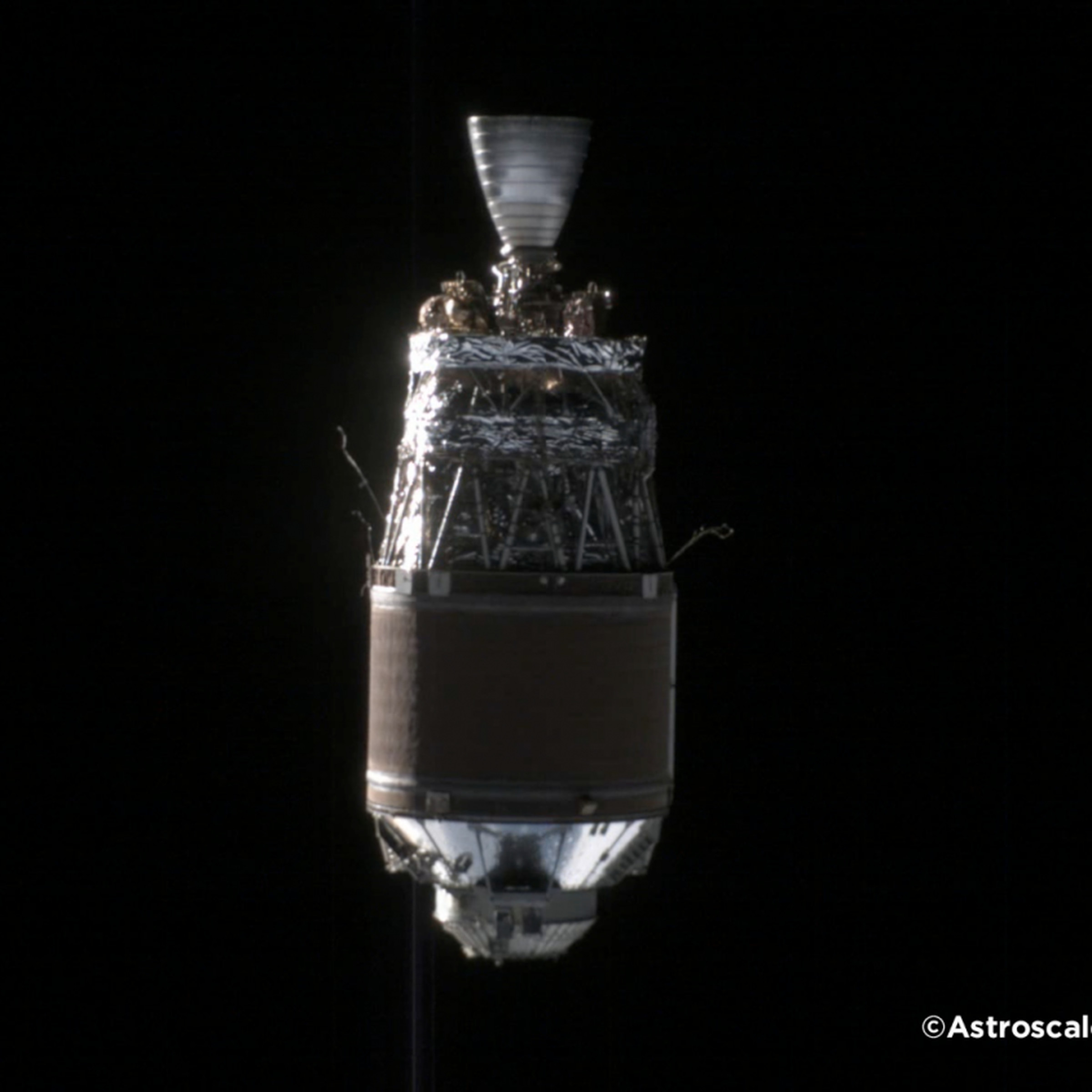 A photograph of a H-2A upper stage discarded in Earth’s orbit, taken by Astroscale’s ADRAS-J spacecraft.