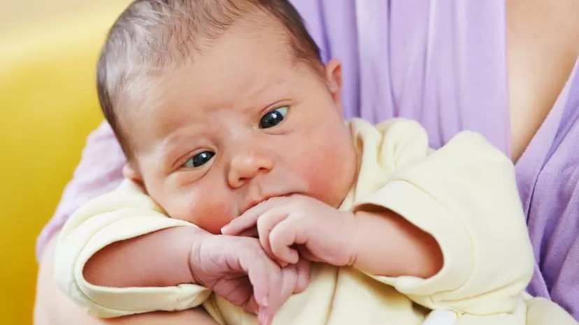 &iquest;Es normal que mi beb&eacute; tenga la mirada desviada?