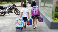 ¿Cuál es el peso máximo que los estudiantes deberían llevar en la mochila?