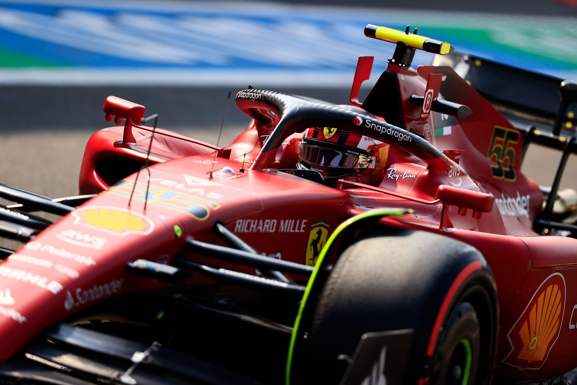 El Ferrari de Carlos Sainz durante la clasificaci�n