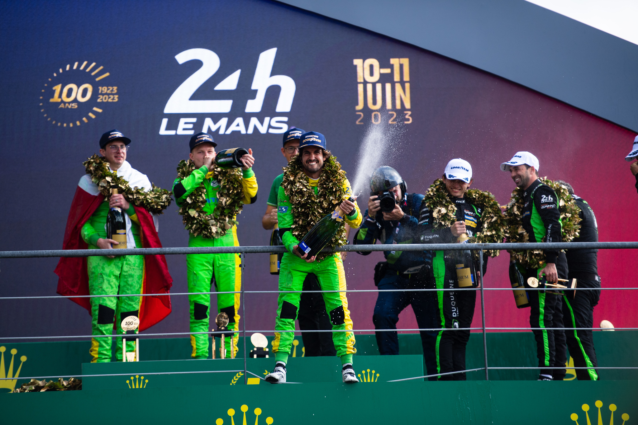 Costa, en el podio de la edici�n del Centenario de las 24 Horas de Le Mans.