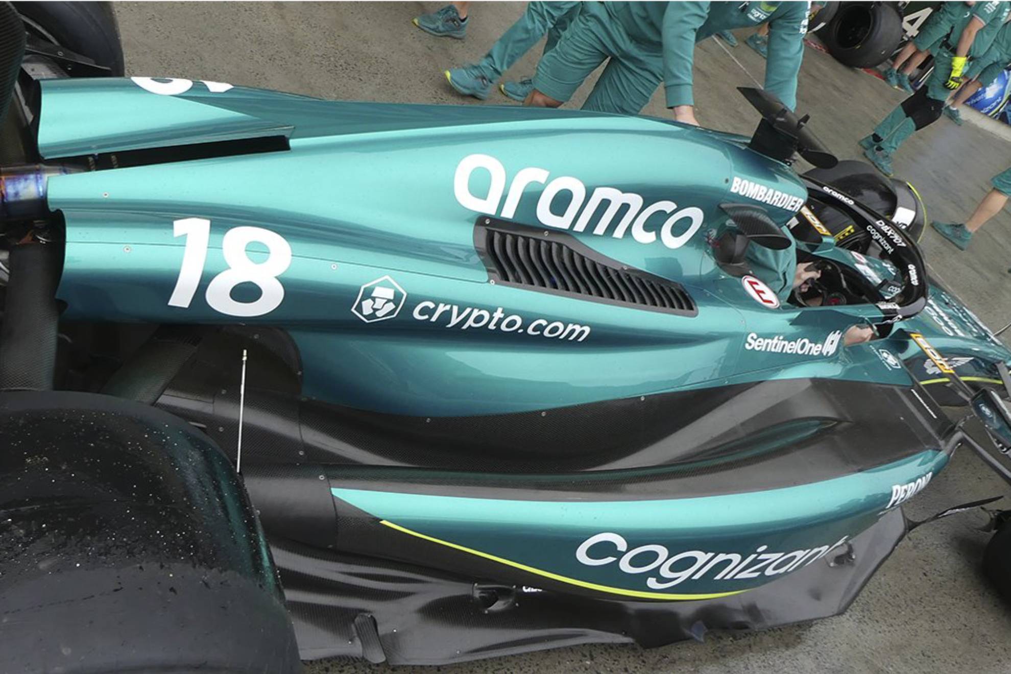 As� son la laterales y la tapa del motor redise�ada del AMR23 en el GP de Canad�.