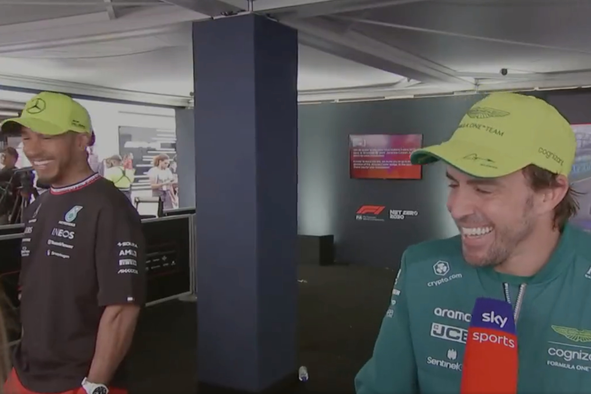 Hamilton y Alonso bromean tras el GP de Canad�.