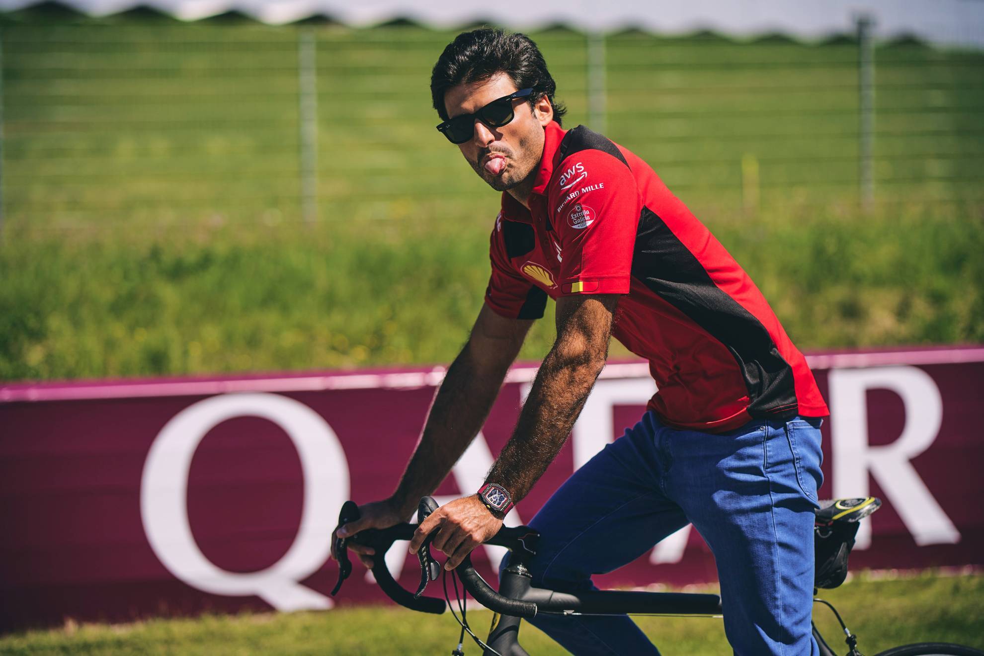 Sainz, en bicicleta, este jueves en el circuito Red Bull Ring de Spielberg.