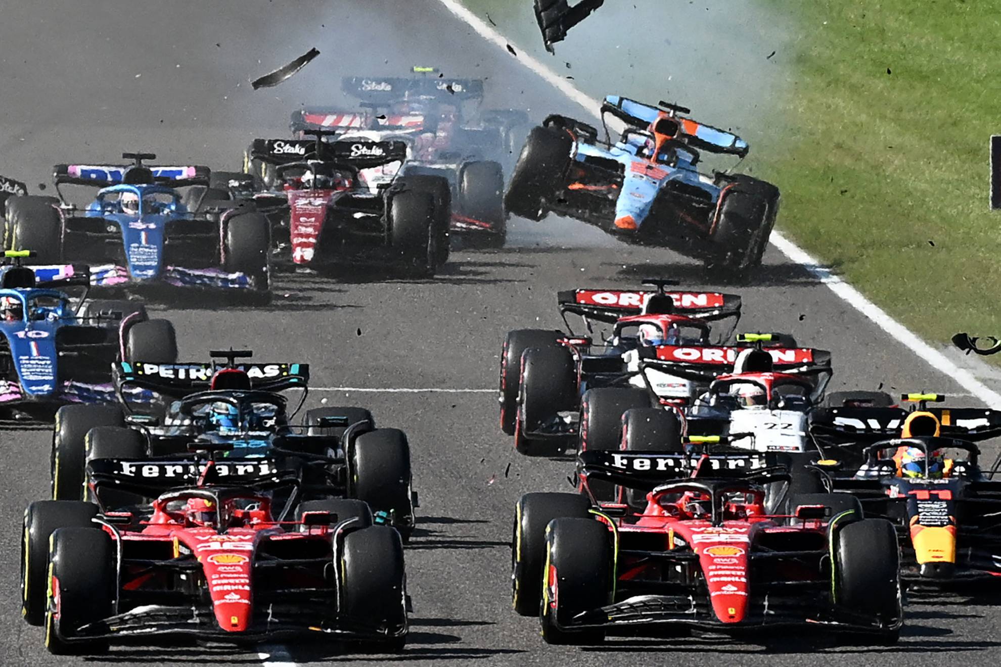 Leclerc y Sainz, emparejados en la salida del GP de Jap�n 2023