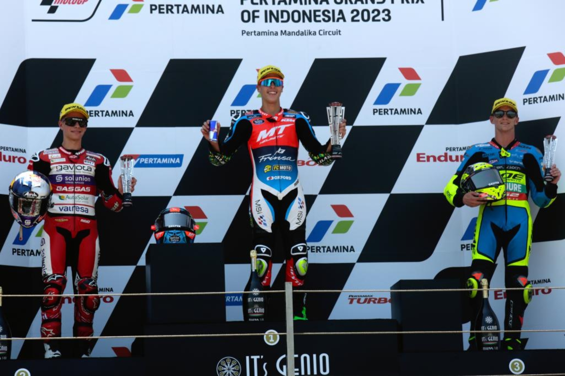 David Alonso, Moreira y David Mu�oz, en el podio de Indonesia.