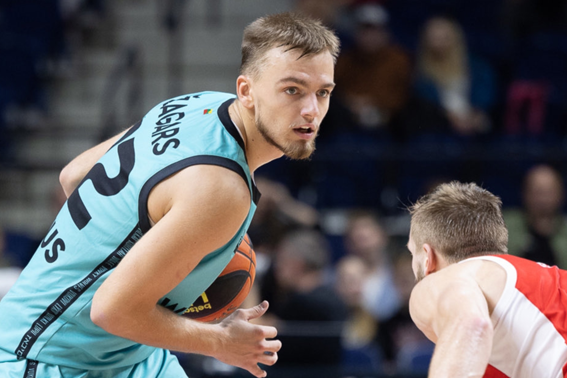 Arturs Zagars en un partido con el BC Wolves lituano